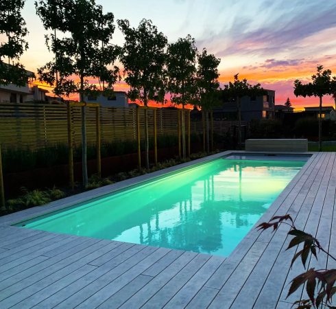 imgi_152_Poolumrandung-aus-Accoya-Holz-in-Nottwil