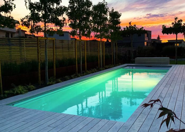 imgi_152_Poolumrandung-aus-Accoya-Holz-in-Nottwil